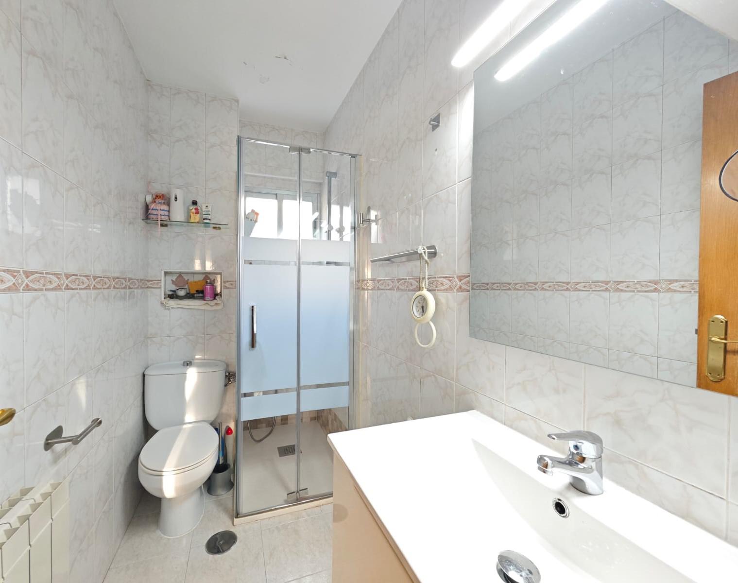 Imagen 8 Piso en venta en Madrid / Calle Agastia - zona San Juan Bautista - Ciudad Lineal