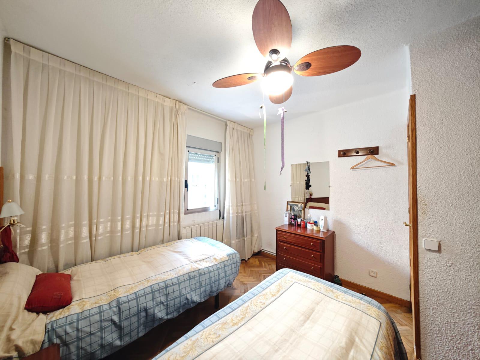 Imagen 11 Piso en venta en Madrid / Calle Agastia - zona San Juan Bautista - Ciudad Lineal