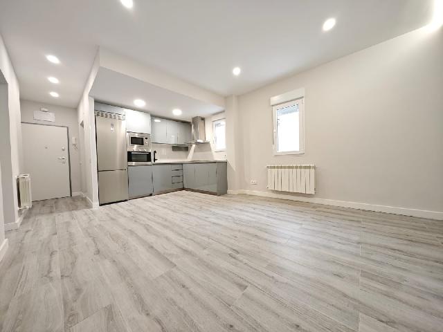 Imagen 2 Inmueble 298597 - Piso en venta en Madrid / A 2 minutos de la calle Alcala, cerca del metro L5