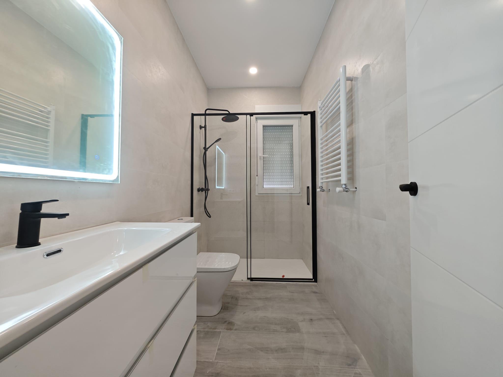 Imagen 14 Piso en venta en Madrid / A 2 minutos de la calle Alcala, cerca del metro L5