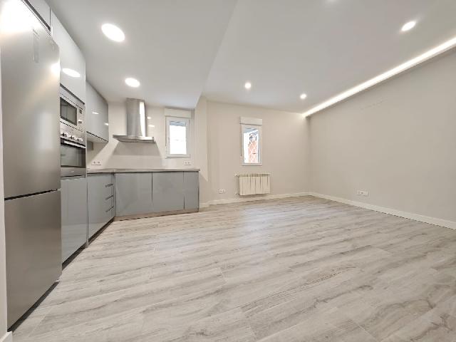 Imagen 3 Inmueble 298597 - Piso en venta en Madrid / A 2 minutos de la calle Alcala, cerca del metro L5