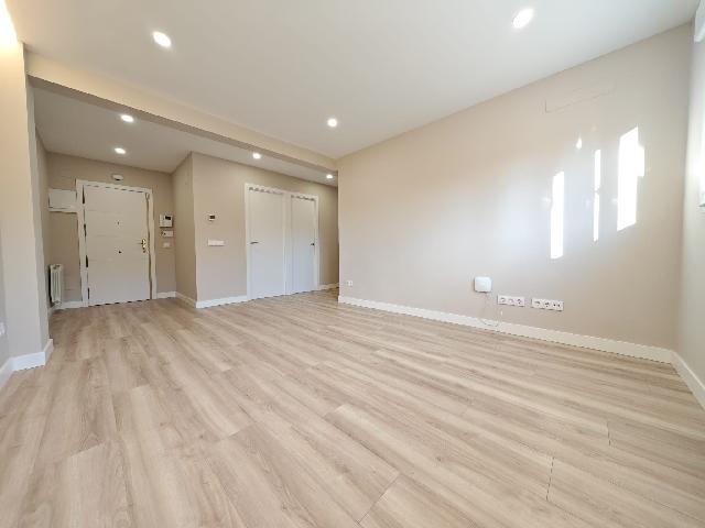 Imagen 4 Inmueble 298601 - Piso en venta en Madrid / Cercano a la calle Hermanos Garcias Noblejas