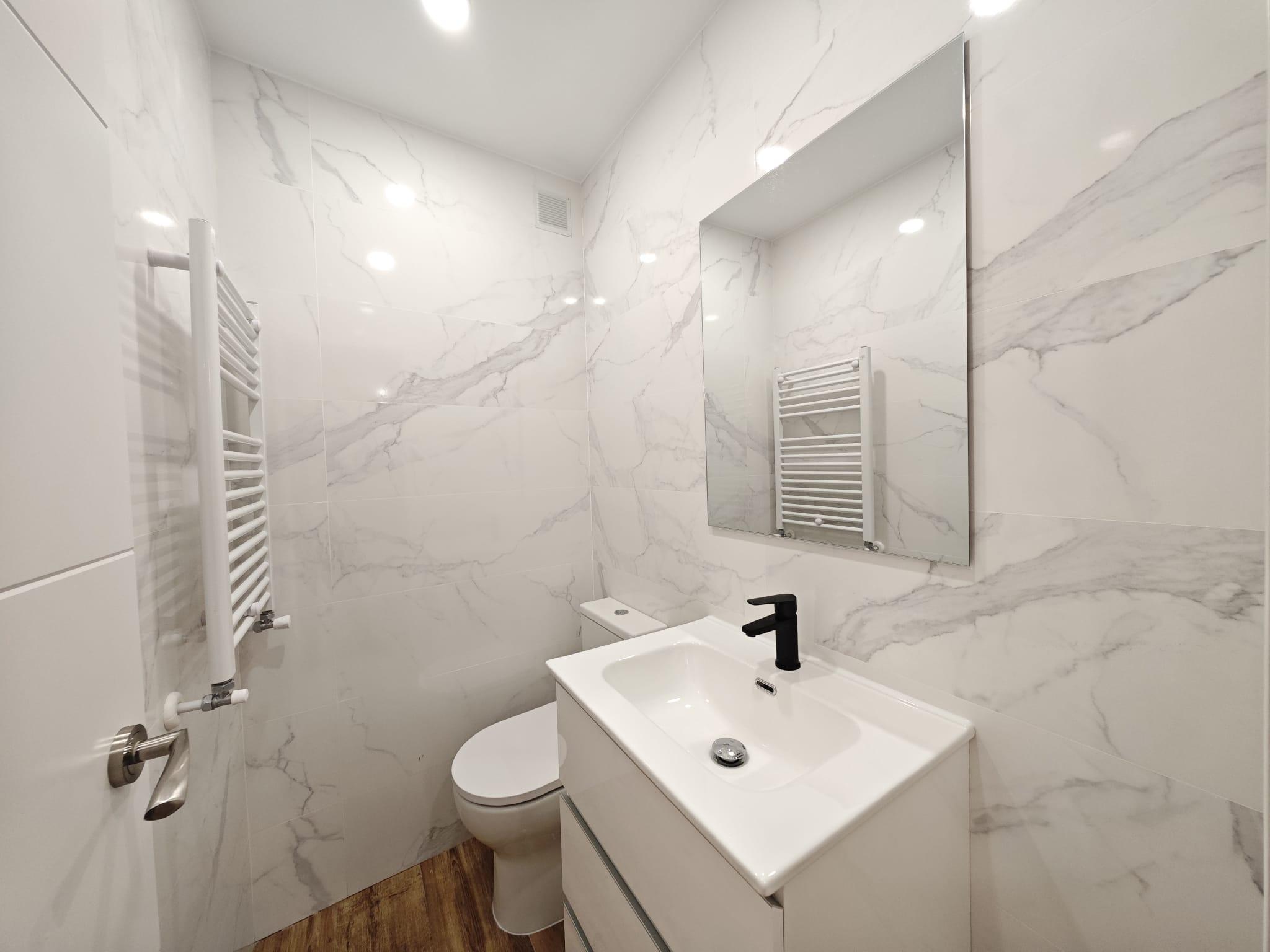 Imagen 12 Piso en venta en Madrid / Cercano a la calle Hermanos Garcias Noblejas