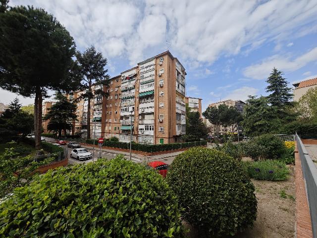 Imagen 1 Inmueble 298602 - Piso en venta en Madrid / Zona San Pascual cercano a la Calle Arturo Soria