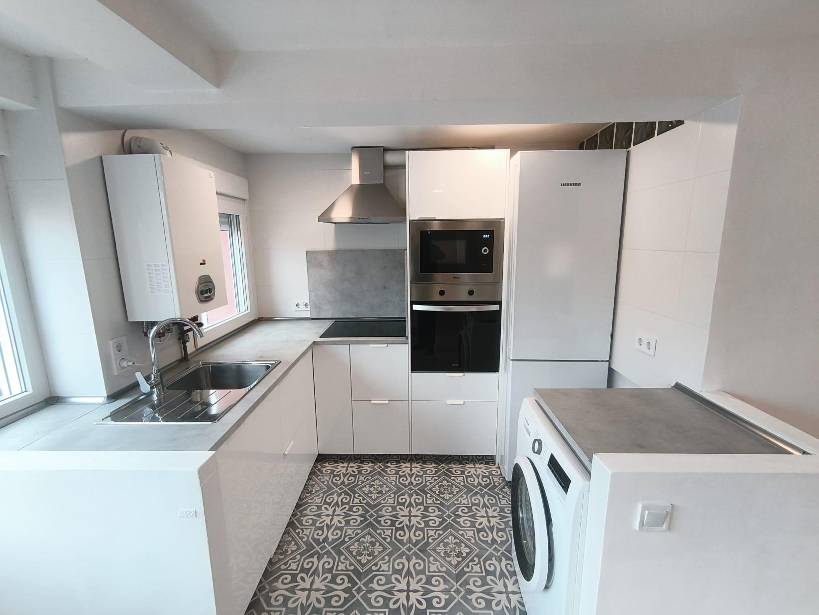 Imagen 1 Piso en alquiler en Madrid / Zona Quintana, ubicado en la calle Virgen del Lluc