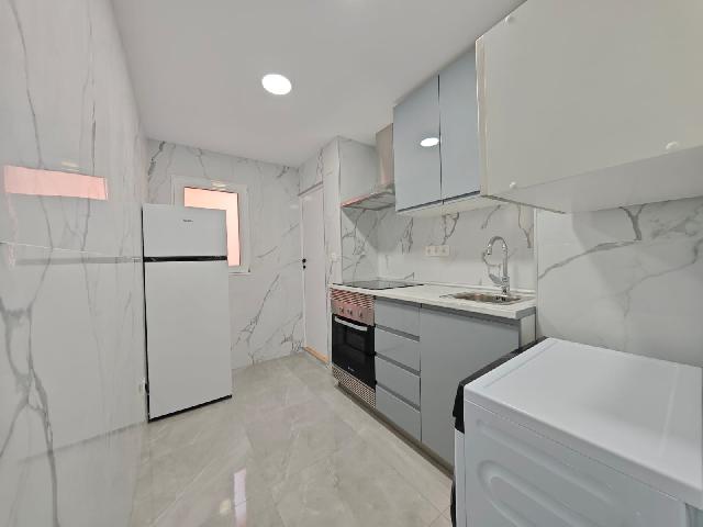 Imagen 13 Inmueble 299702 - Piso en venta en Madrid / Zona Canillejas en frente del metro canillejas linea 5