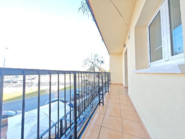 Imagen 1 Inmueble 299702 - Piso en venta en Madrid / Zona Canillejas en frente del metro canillejas linea 5