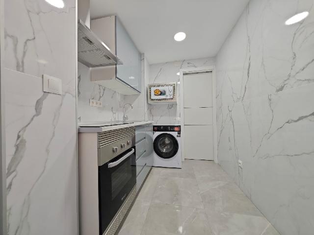 Imagen 14 Inmueble 299702 - Piso en venta en Madrid / Zona Canillejas en frente del metro canillejas linea 5