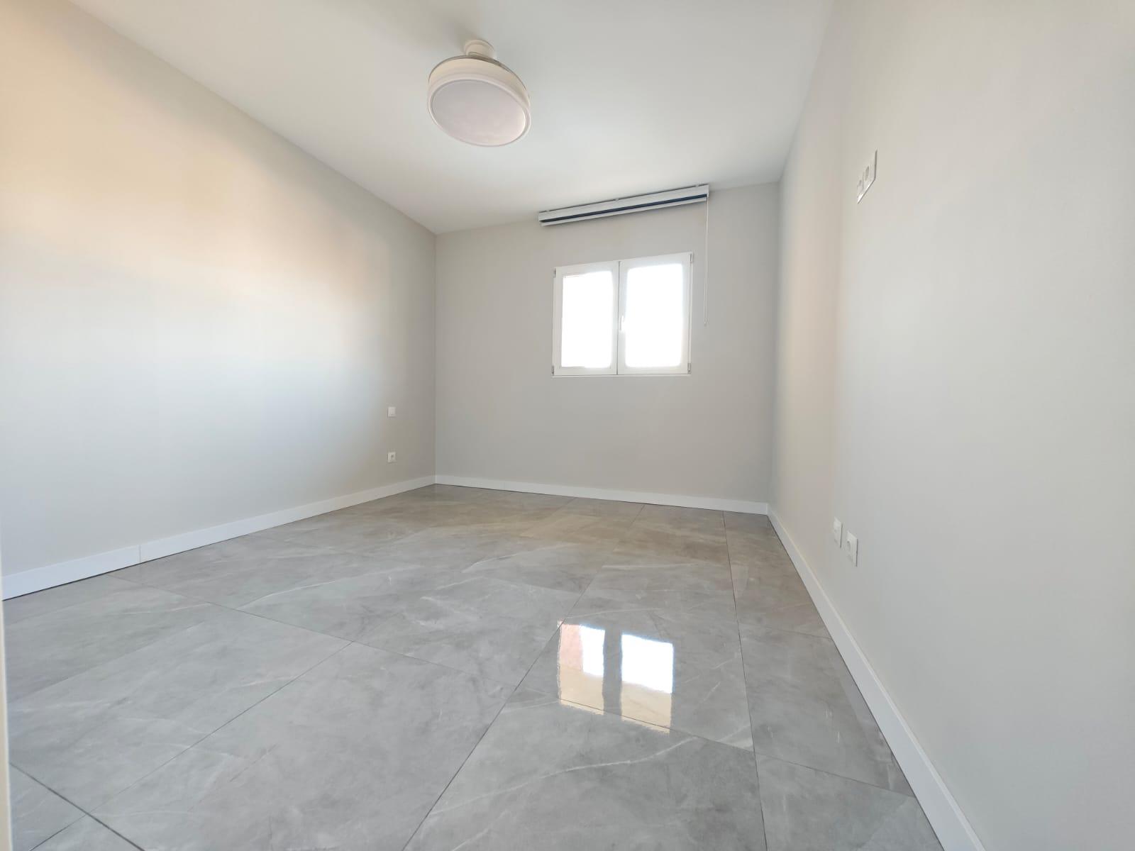 Imagen 10 Piso en venta en Madrid / Zona Canillejas en frente del metro canillejas linea 5