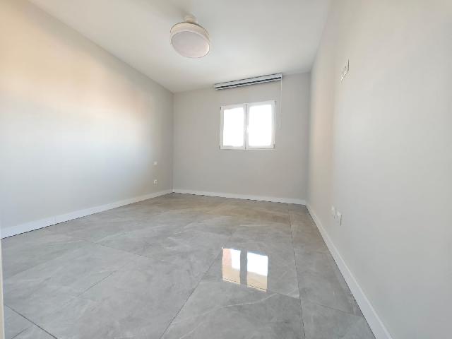 Imagen 10 Inmueble 299702 - Piso en venta en Madrid / Zona Canillejas en frente del metro canillejas linea 5