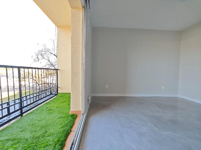 Imagen 2 Inmueble 299702 - Piso en venta en Madrid / Zona Canillejas en frente del metro canillejas linea 5