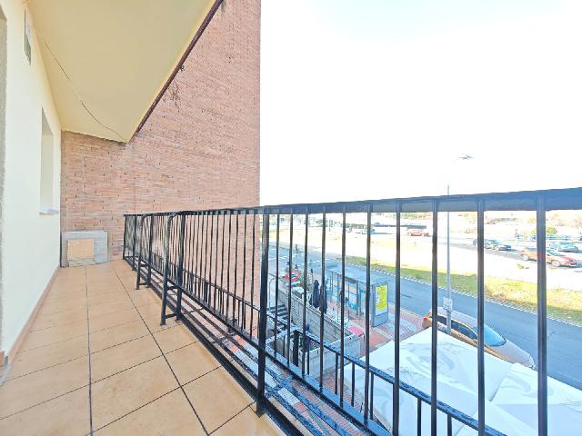 Imagen 5 Inmueble 299702 - Piso en venta en Madrid / Zona Canillejas en frente del metro canillejas linea 5