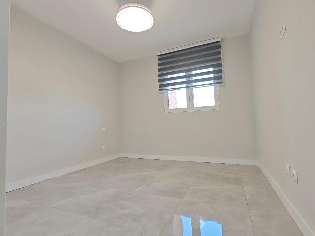 Imagen 9 Inmueble 299702 - Piso en venta en Madrid / Zona Canillejas en frente del metro canillejas linea 5