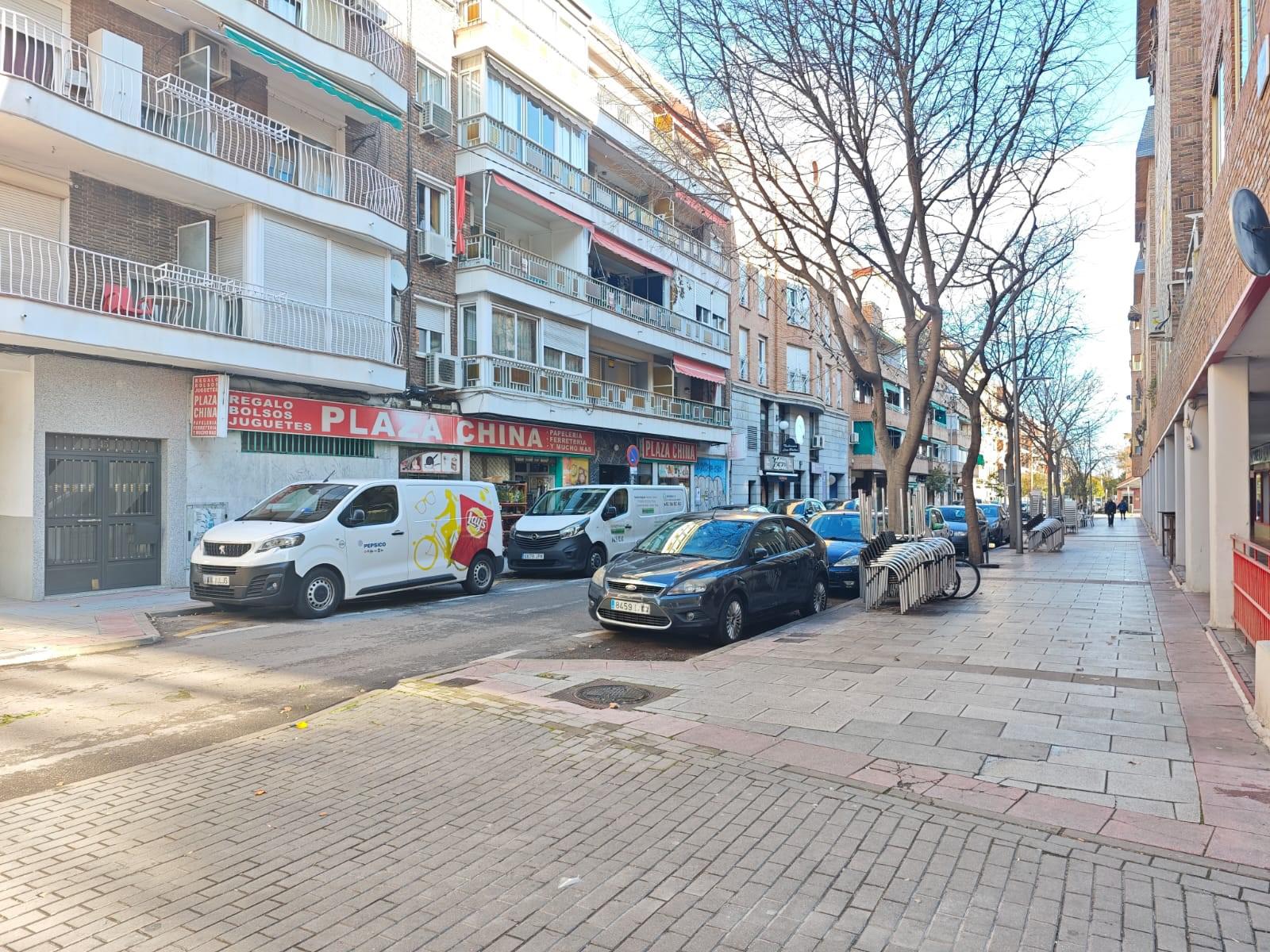 Imagen 10 Parking Coche en alquiler en Madrid / Calle Boltaña a 3 minutos del Metro Canillejas