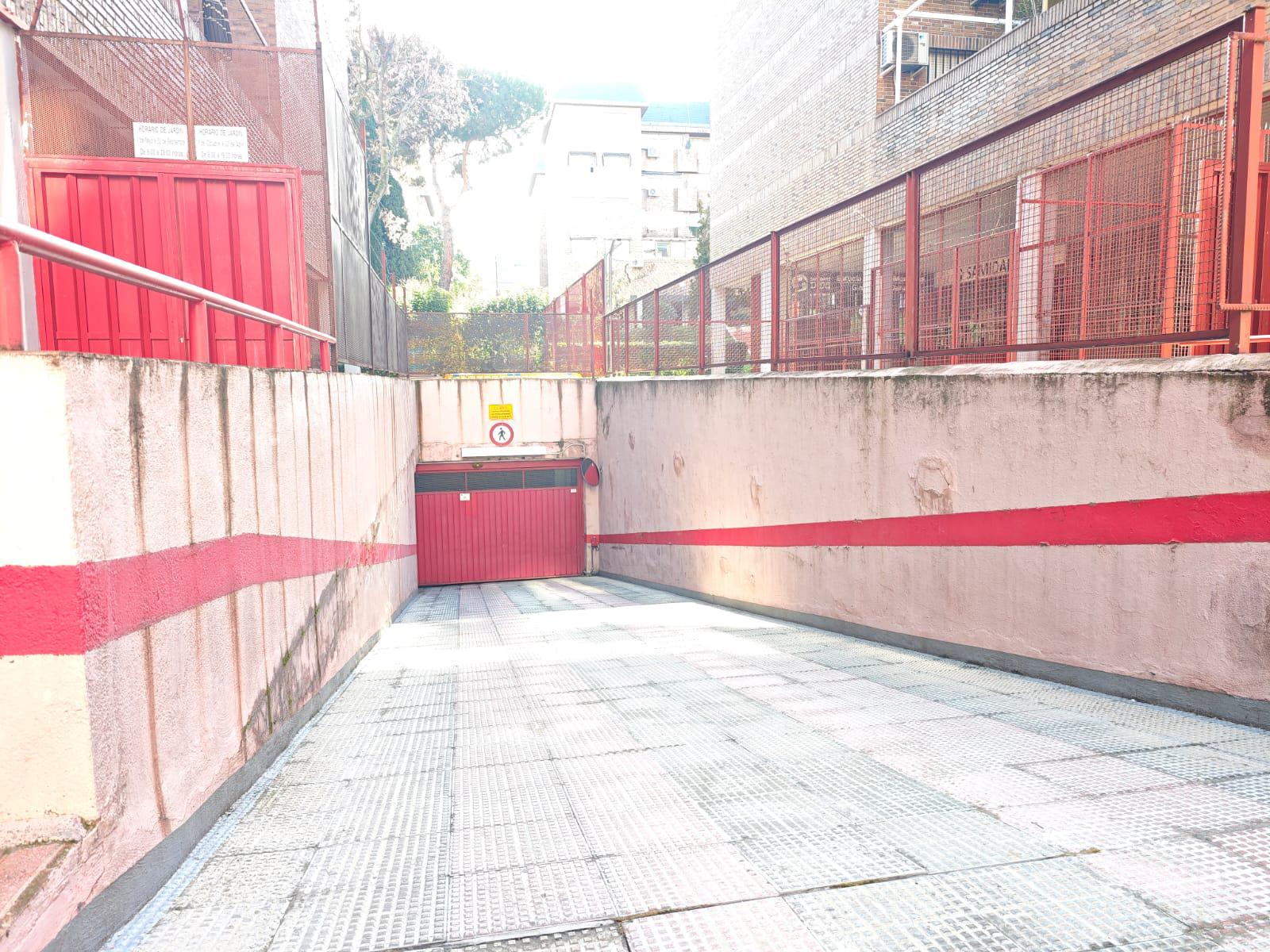 Imagen 9 Parking Coche en alquiler en Madrid / Calle Boltaña a 3 minutos del Metro Canillejas