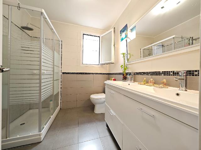 Imagen 8 Inmueble 299947 - Planta Baja en venta en Madrid / Zona ventas cercano al parque Fuente del Berro