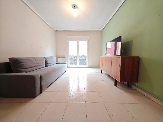 Imagen 1 Inmueble 300295 - Piso en venta en Madrid / Zona Carabanchel a 2 minutos del metro Vista Alegre L5