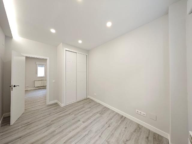 Imagen 8 Inmueble 301230 - Piso en venta en Madrid / A 2 minutos de la calle Alcala, cerca del metro L5