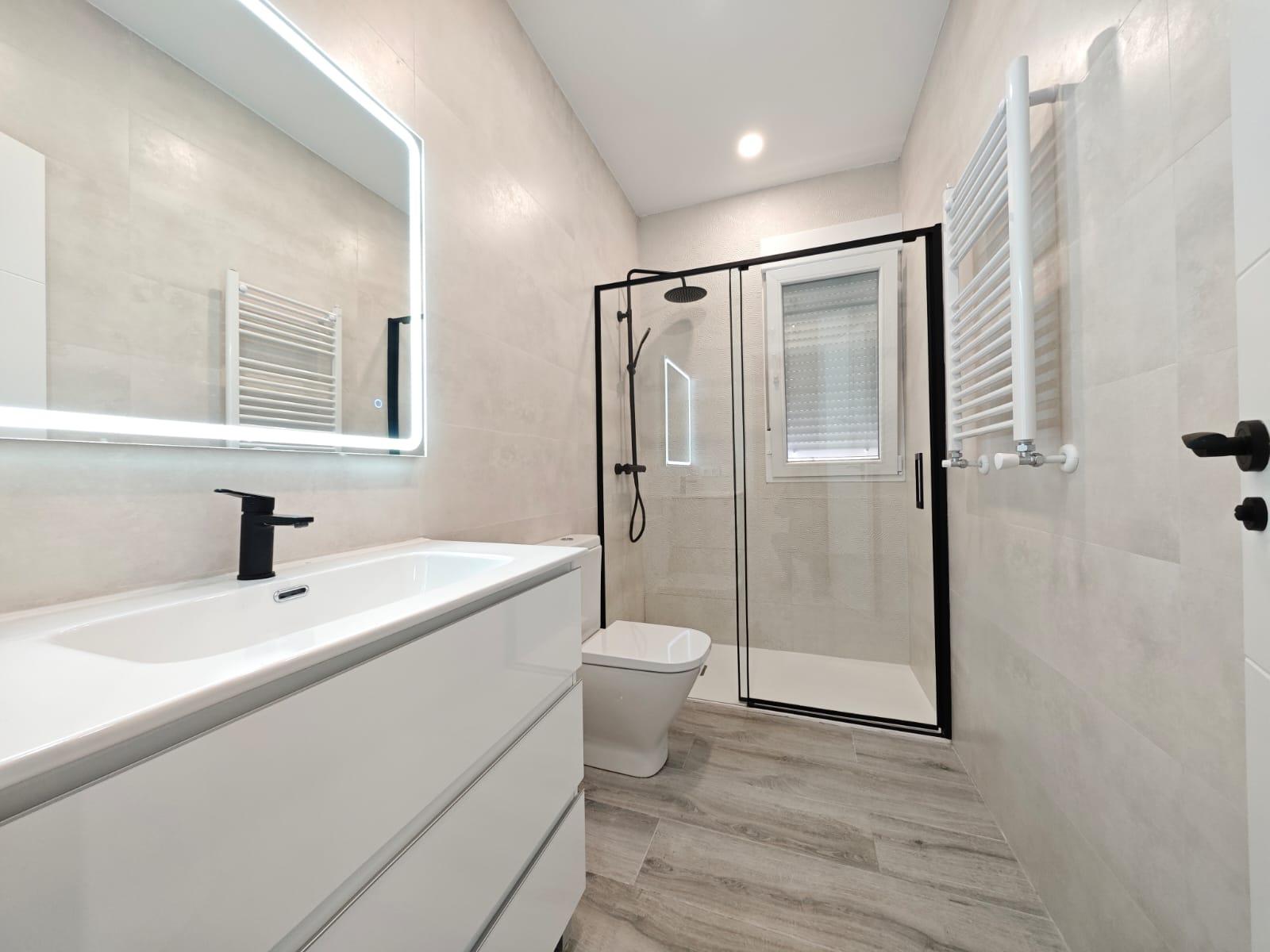 Imagen 11 Piso en venta en Madrid / A 2 minutos de la calle Alcala, cerca del metro L5