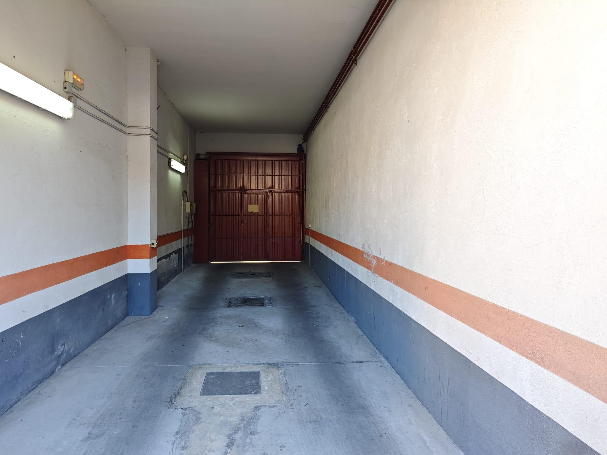 Imagen 4 Parking Coche en alquiler en Madrid / Garaje sito en la calle Castor cerceano a la C/ Alcala