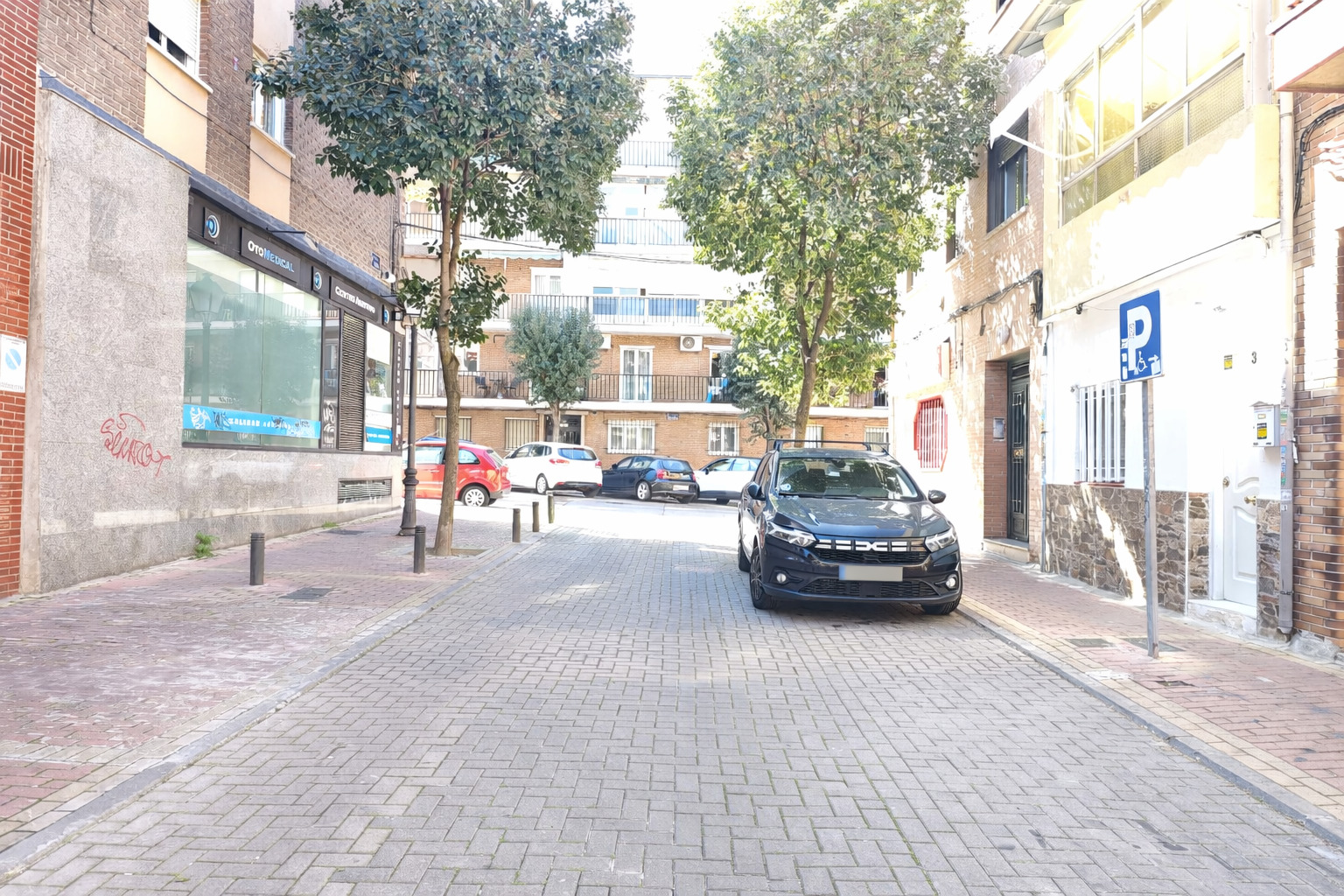 Imagen 5 Parking Coche en alquiler en Madrid / Garaje sito en la calle Castor cerceano a la C/ Alcala