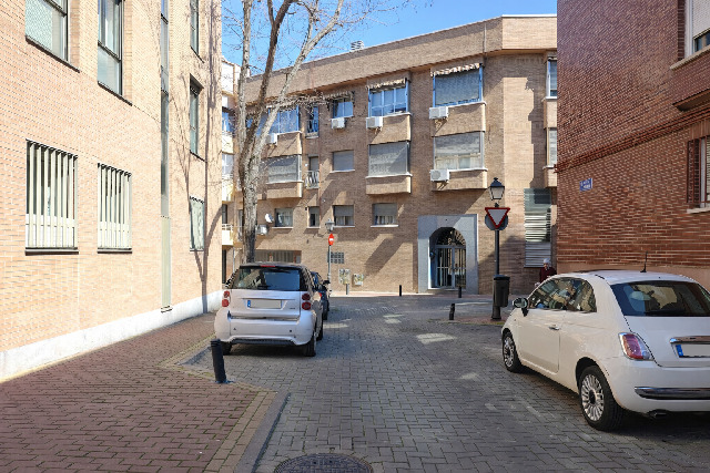 Imagen 6 Inmueble 301539 - Parking Coche en alquiler en Madrid / Garaje sito en la calle Castor cerceano a la C/ Alcala