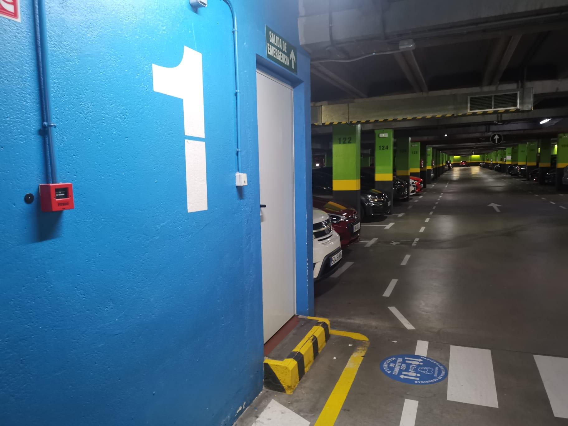 Imagen 4 Parking Coche en venta en Madrid / Calle Esfinge junto al parque de Canillejas