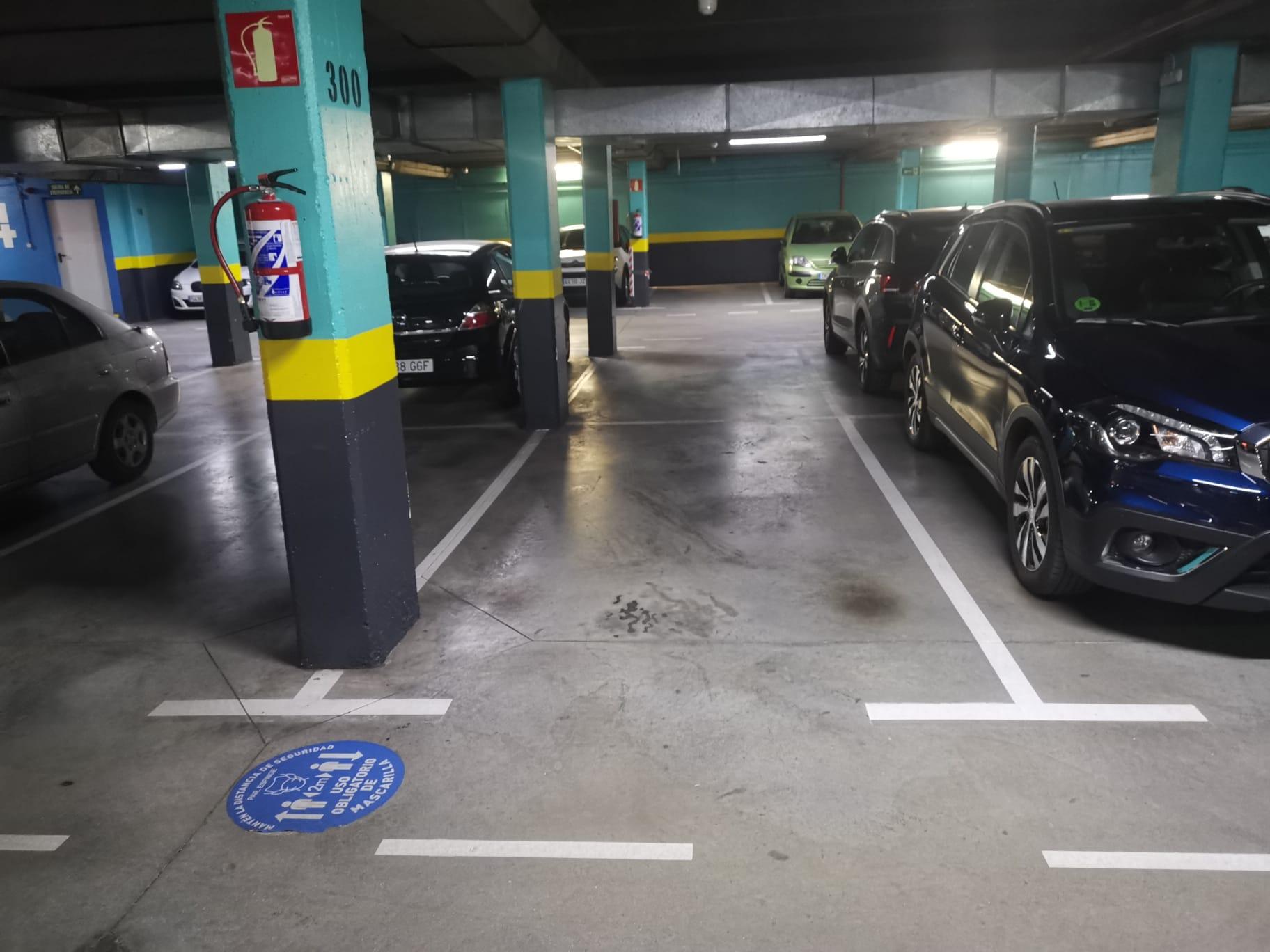 Imagen 1 Parking Coche en venta en Madrid / Calle Esfinge junto al parque de Canillejas