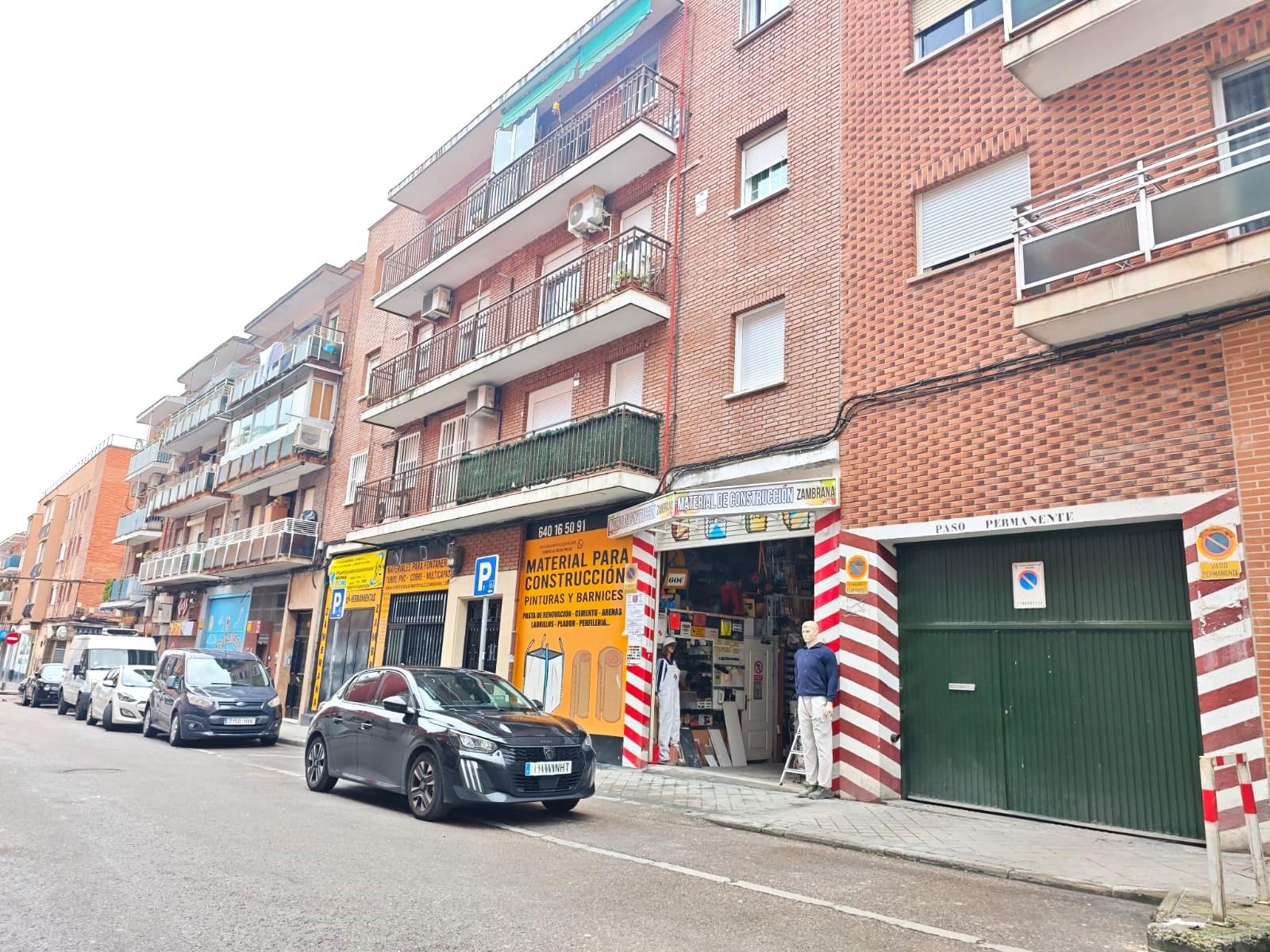 Imagen 2 Parking Coche en venta en Madrid / Zona Carabanchel a 2 minutos del metro Vista Alegre L5