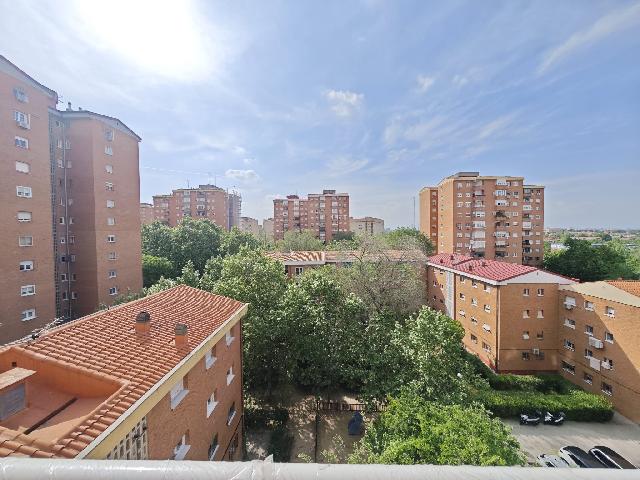 Imagen 2 Inmueble 302575 - Piso en venta en Madrid / Av. Guadalajara 103, cerca del metro Av. Guadalajara