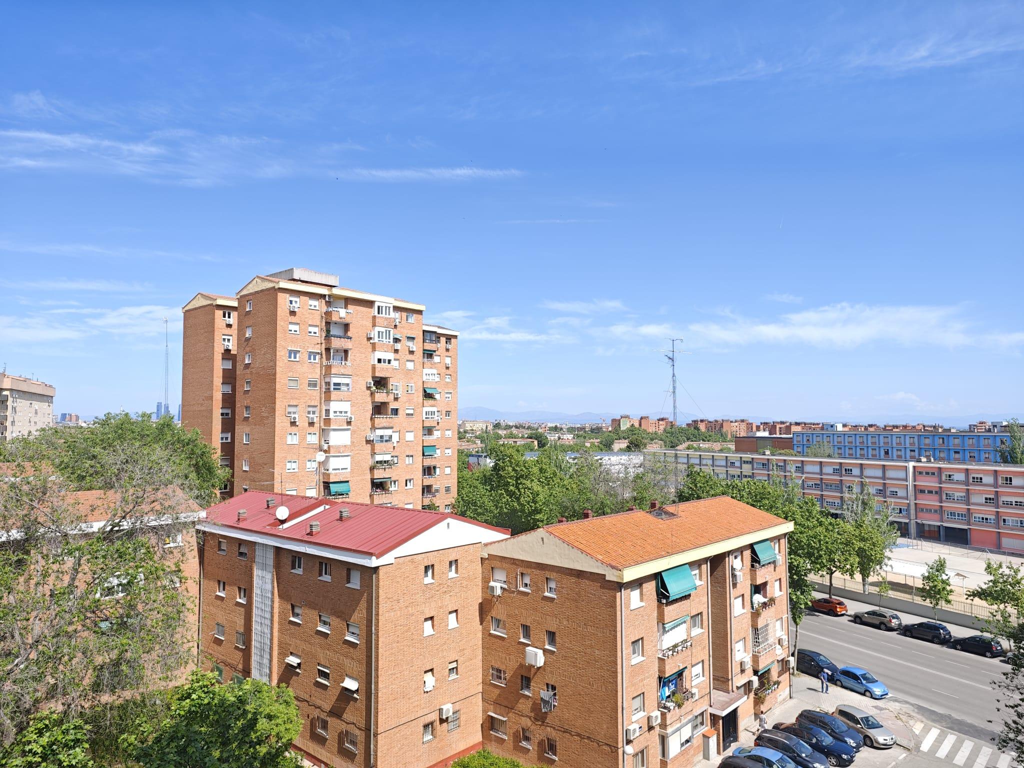 Imagen 24 Piso en venta en Madrid / Av. Guadalajara 103, cerca del metro Av. Guadalajara