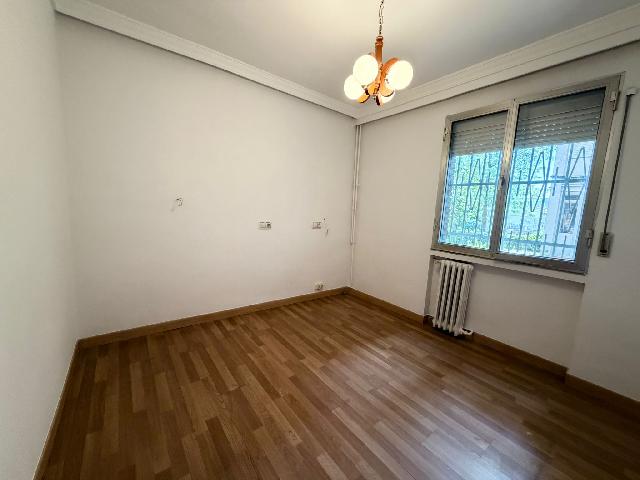 Imagen 7 Inmueble 302706 - Piso en venta en Madrid / Ubicada en una zona tranquila de Ciudad Pegaso -Rejas