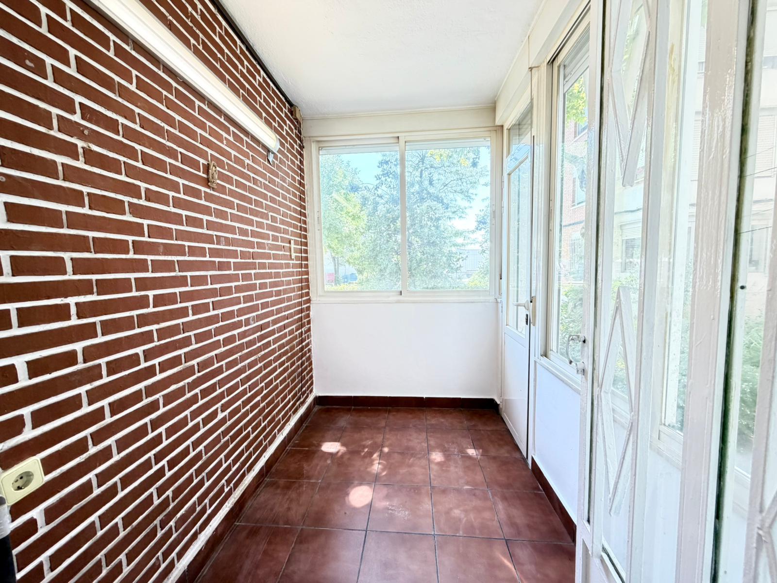 Imagen 3 Piso en venta en Madrid / Ubicada en una zona tranquila de Ciudad Pegaso -Rejas