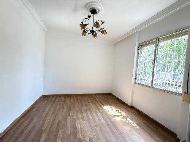 Imagen 11 Inmueble 302706 - Piso en venta en Madrid / Ubicada en una zona tranquila de Ciudad Pegaso -Rejas