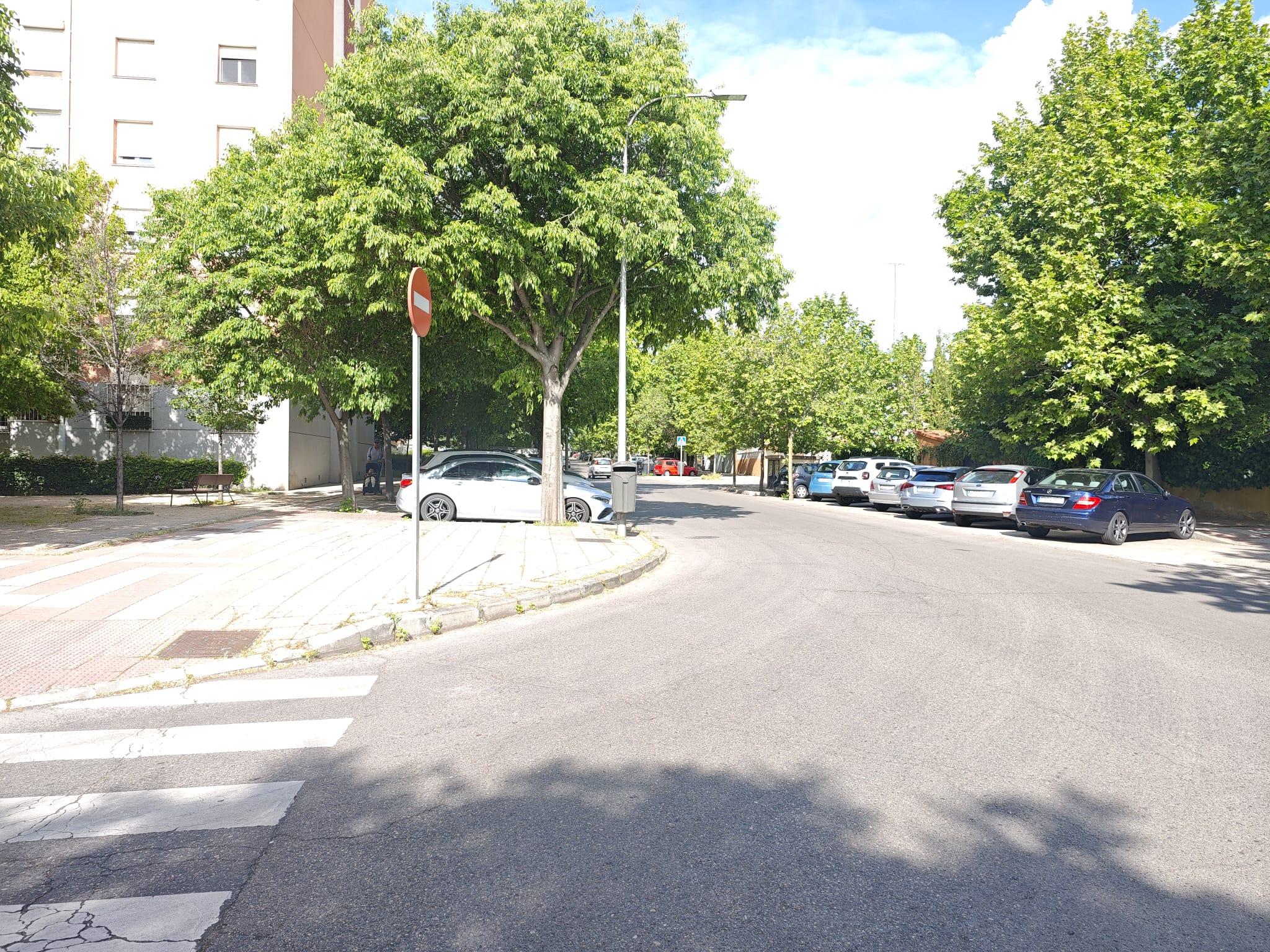 Imagen 21 Piso en venta en Madrid / Ubicada en una zona tranquila de Ciudad Pegaso -Rejas