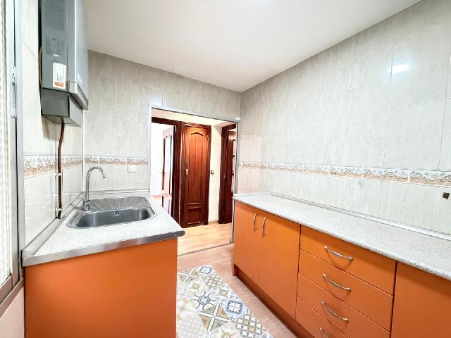 Imagen 6 Inmueble 302706 - Piso en venta en Madrid / Ubicada en una zona tranquila de Ciudad Pegaso -Rejas