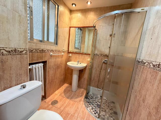 Imagen 12 Inmueble 302706 - Piso en venta en Madrid / Ubicada en una zona tranquila de Ciudad Pegaso -Rejas