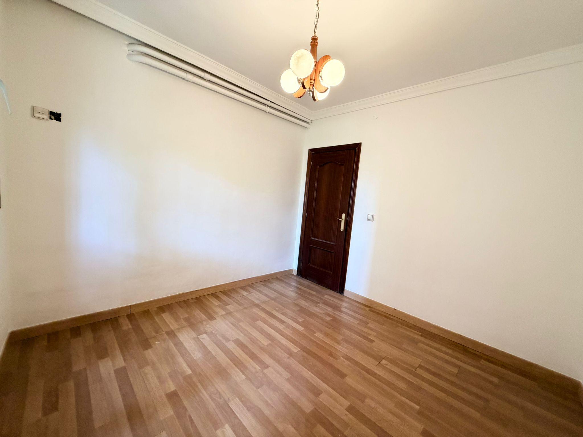 Imagen 14 Piso en venta en Madrid / Ubicada en una zona tranquila de Ciudad Pegaso -Rejas
