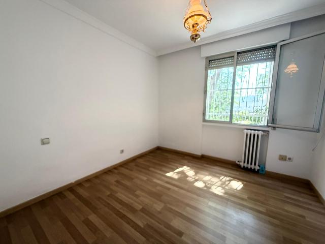 Imagen 17 Inmueble 302706 - Piso en venta en Madrid / Ubicada en una zona tranquila de Ciudad Pegaso -Rejas