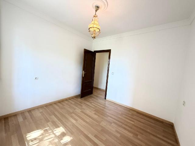 Imagen 19 Inmueble 302706 - Piso en venta en Madrid / Ubicada en una zona tranquila de Ciudad Pegaso -Rejas