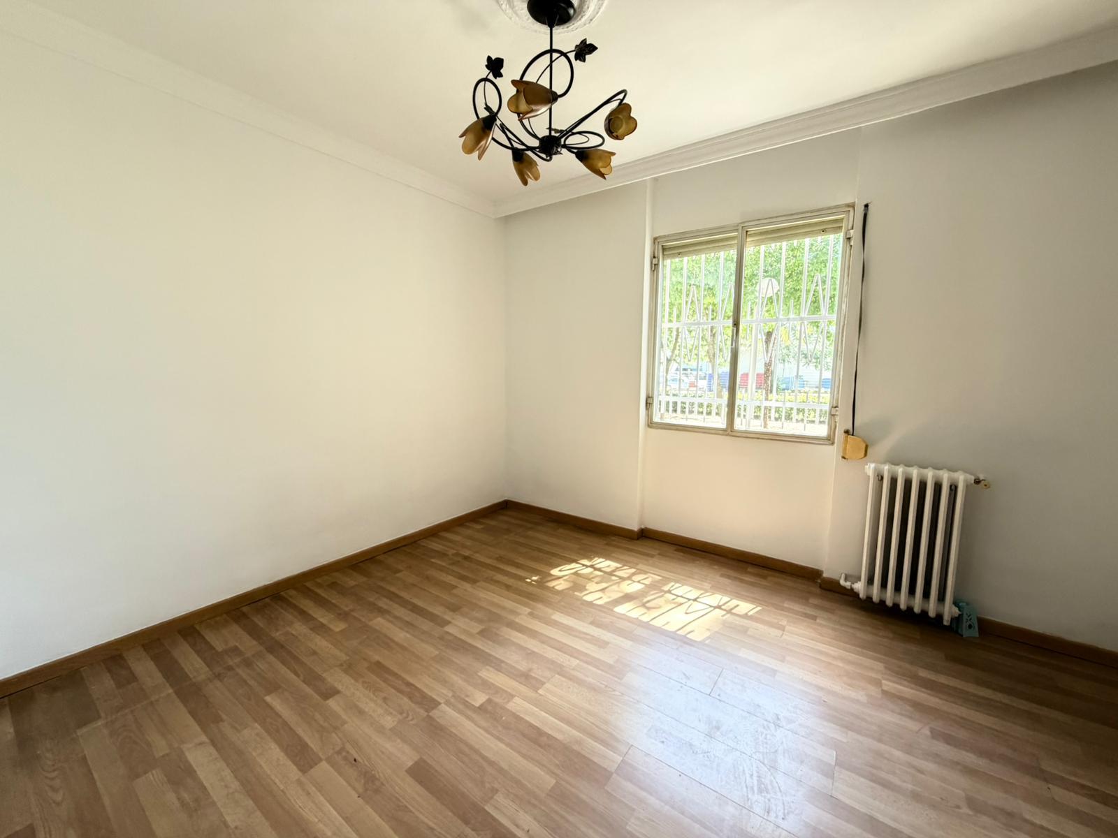 Imagen 20 Piso en venta en Madrid / Ubicada en una zona tranquila de Ciudad Pegaso -Rejas