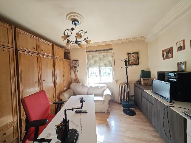 Imagen 16 Inmueble 302706 - Piso en venta en Madrid / Ubicada en una zona tranquila de Ciudad Pegaso -Rejas