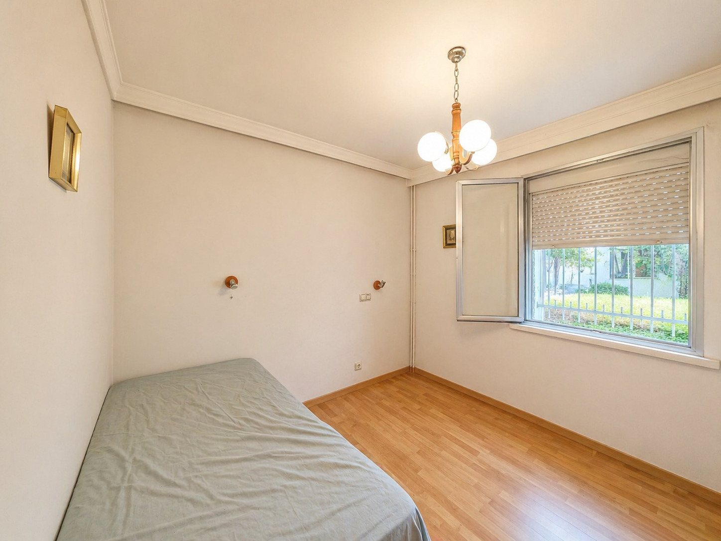 Imagen 15 Piso en venta en Madrid / Ubicada en una zona tranquila de Ciudad Pegaso -Rejas