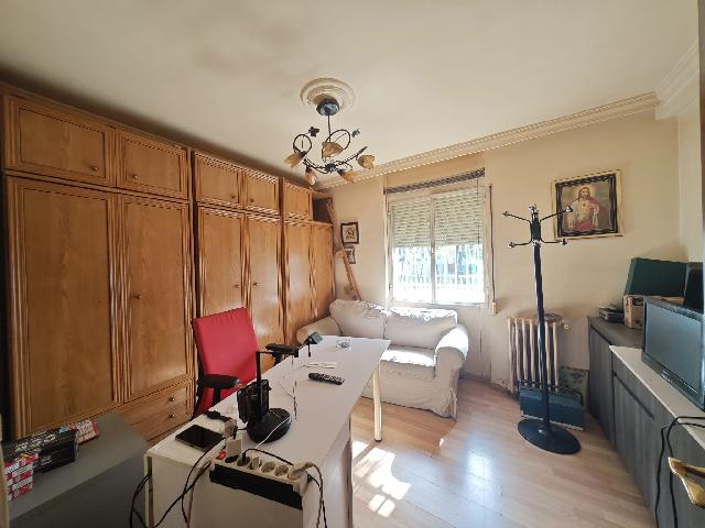 Imagen 17 Inmueble 302706 - Piso en venta en Madrid / Ubicada en una zona tranquila de Ciudad Pegaso -Rejas