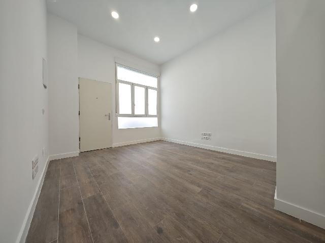 Imagen 5 Inmueble 302727 - Planta Baja en venta en Madrid / Calle Guíllen de Castro - Pueblo Nuevo - Ciudad Lineal