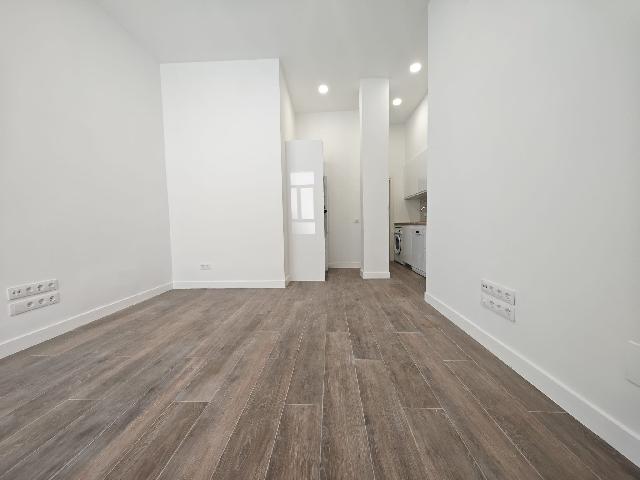Imagen 3 Inmueble 302727 - Planta Baja en venta en Madrid / Calle Guíllen de Castro - Pueblo Nuevo - Ciudad Lineal