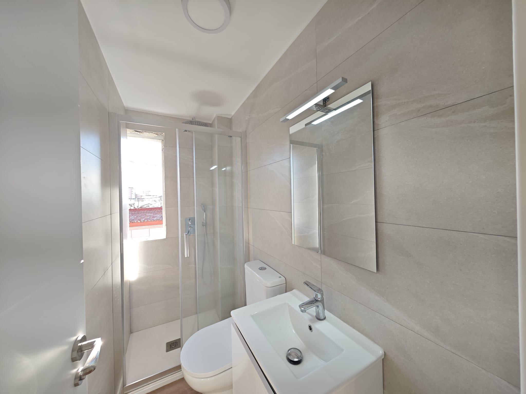 Imagen 9 Piso en alquiler en Madrid / Junto al metro Quintana, a 2 minutos de la C/ Alcala