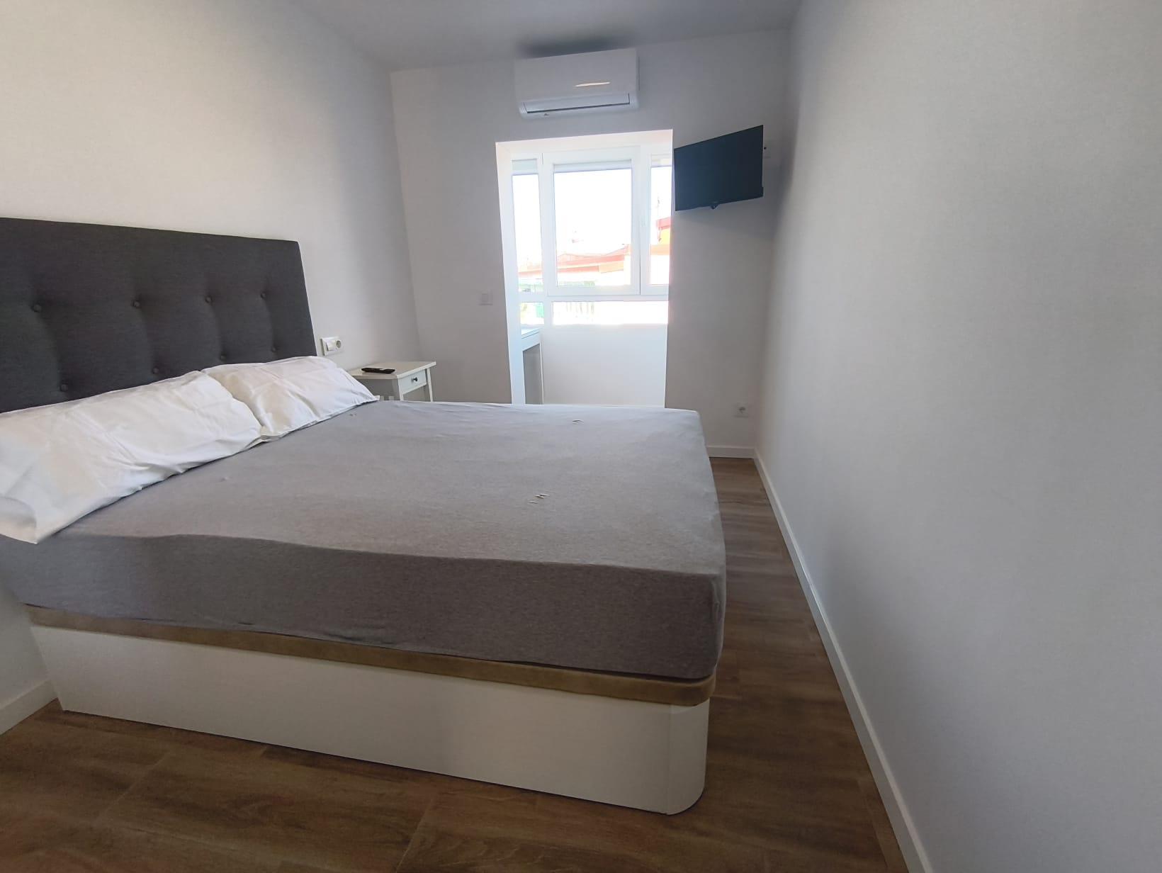 Imagen 2 Piso en alquiler en Madrid / Calle San Valentín - Canillejas - San Blas - Madrid