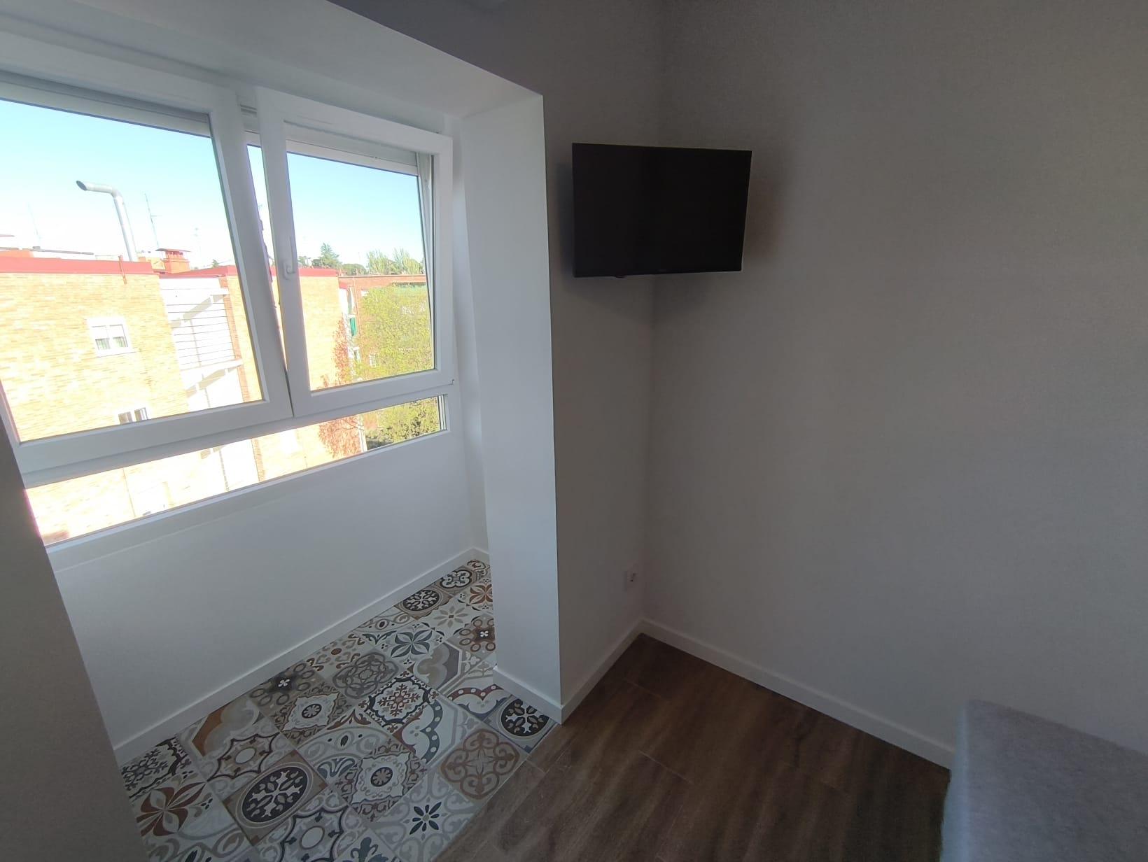 Imagen 3 Piso en alquiler en Madrid / Calle San Valentín - Canillejas - San Blas - Madrid
