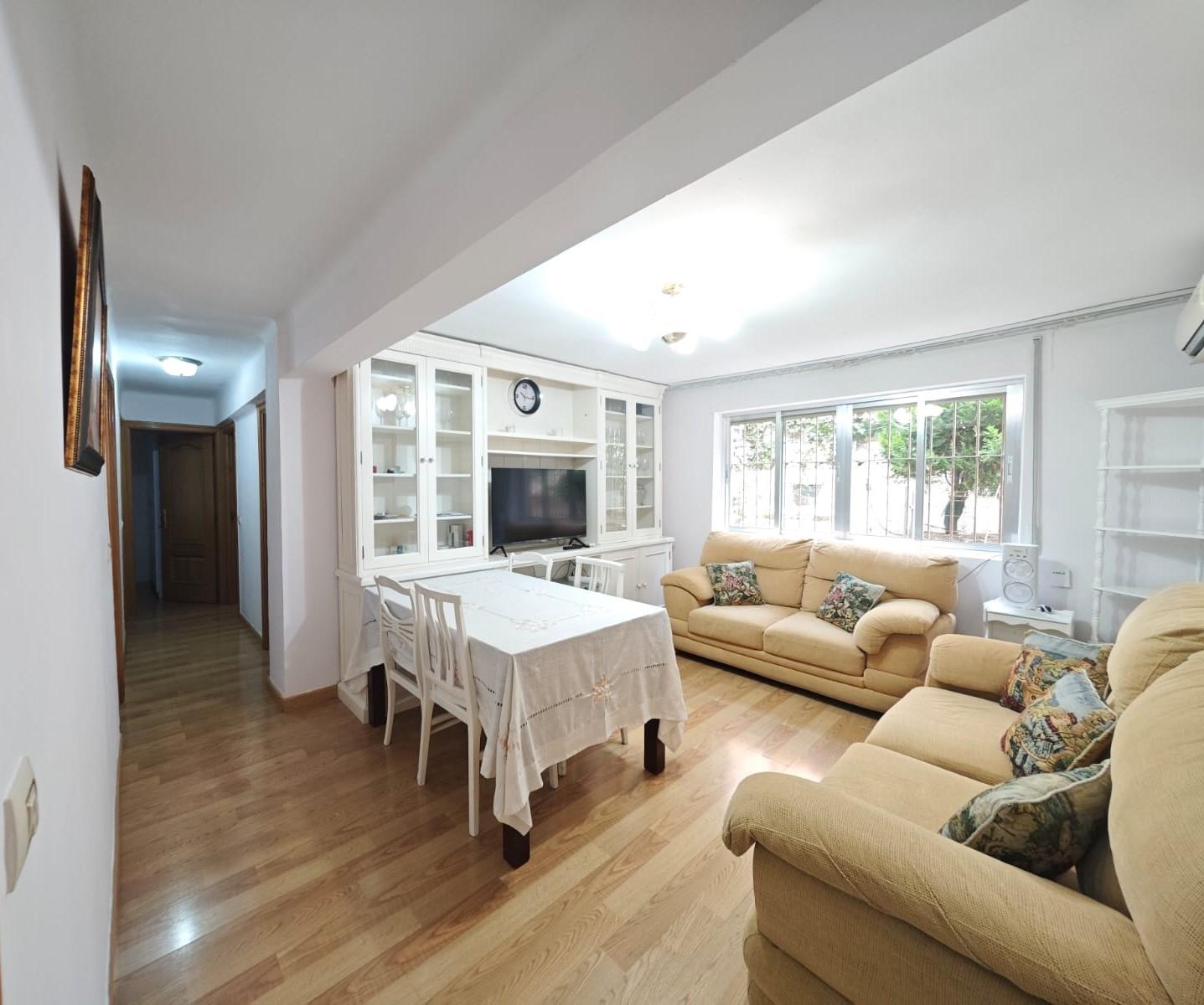 Imagen 1 Piso en venta en Madrid / C/ María Teresa Sáez de Heredia- Ventas - Ciudad Lineal